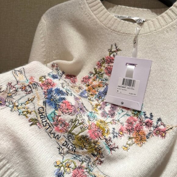 Dior White Cashmere Knit with Multicolor Dior Star Motif Embroidered Sweater - Picture 7 of 11